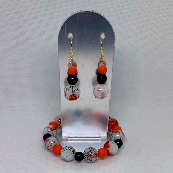 #016 Earrings and bracelet set. - Picture 1 of 1